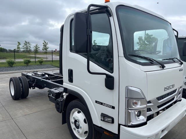 2025 Isuzu in Ankeny, IA — photo 4